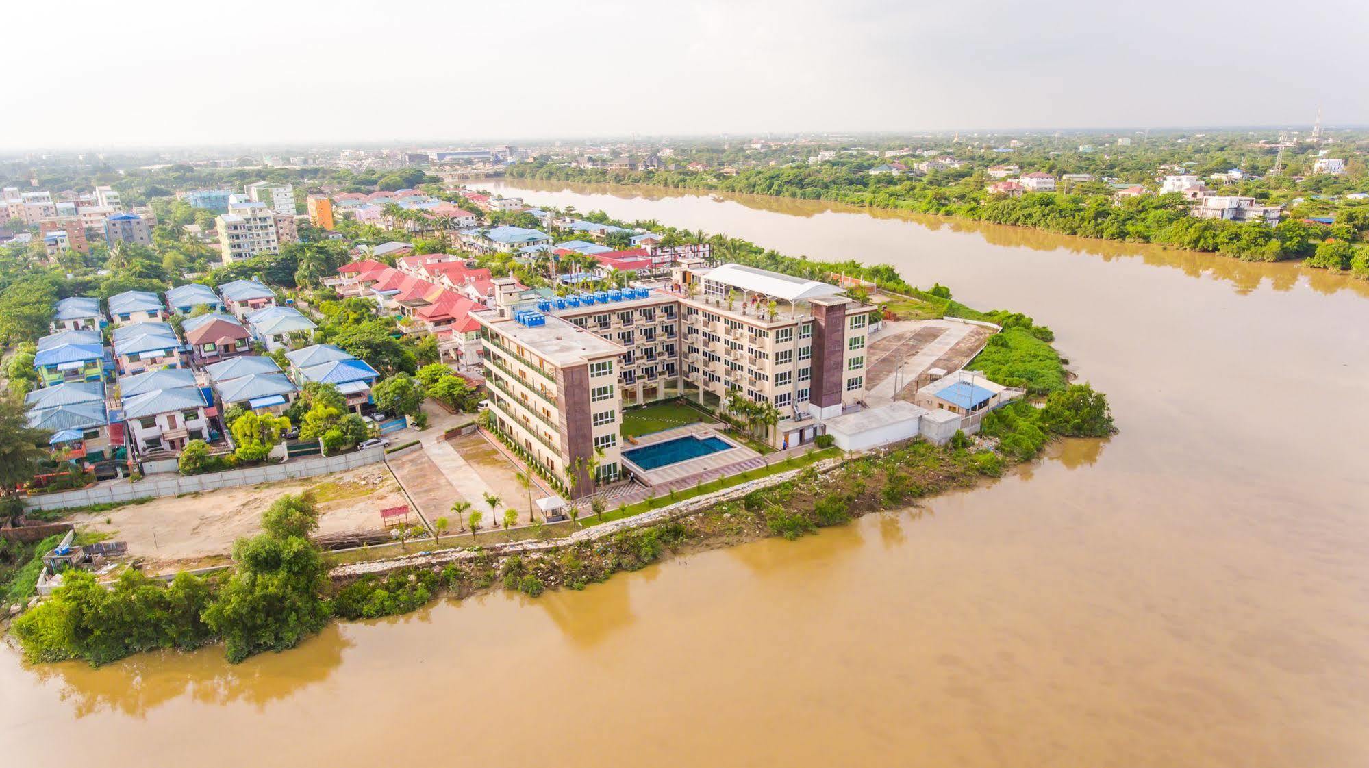 Hotel Sincere Smile Yangon Bagian luar foto