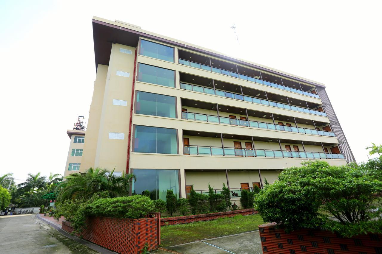 Hotel Sincere Smile Yangon Bagian luar foto