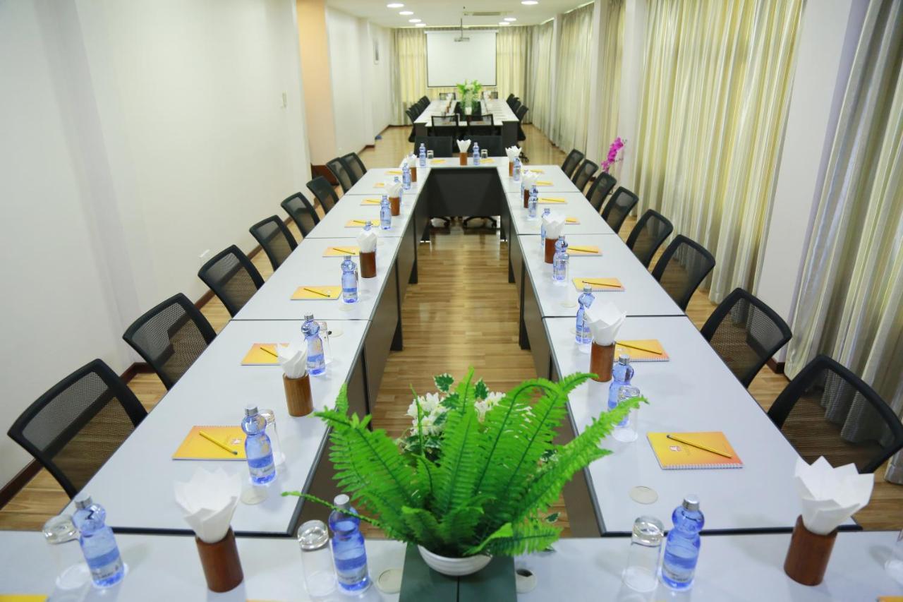 Hotel Sincere Smile Yangon Bagian luar foto