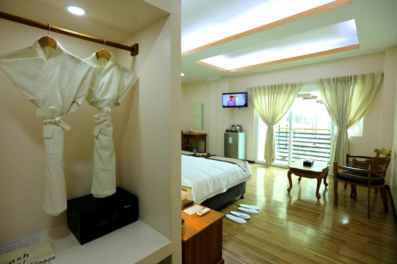 Hotel Sincere Smile Yangon Bagian luar foto