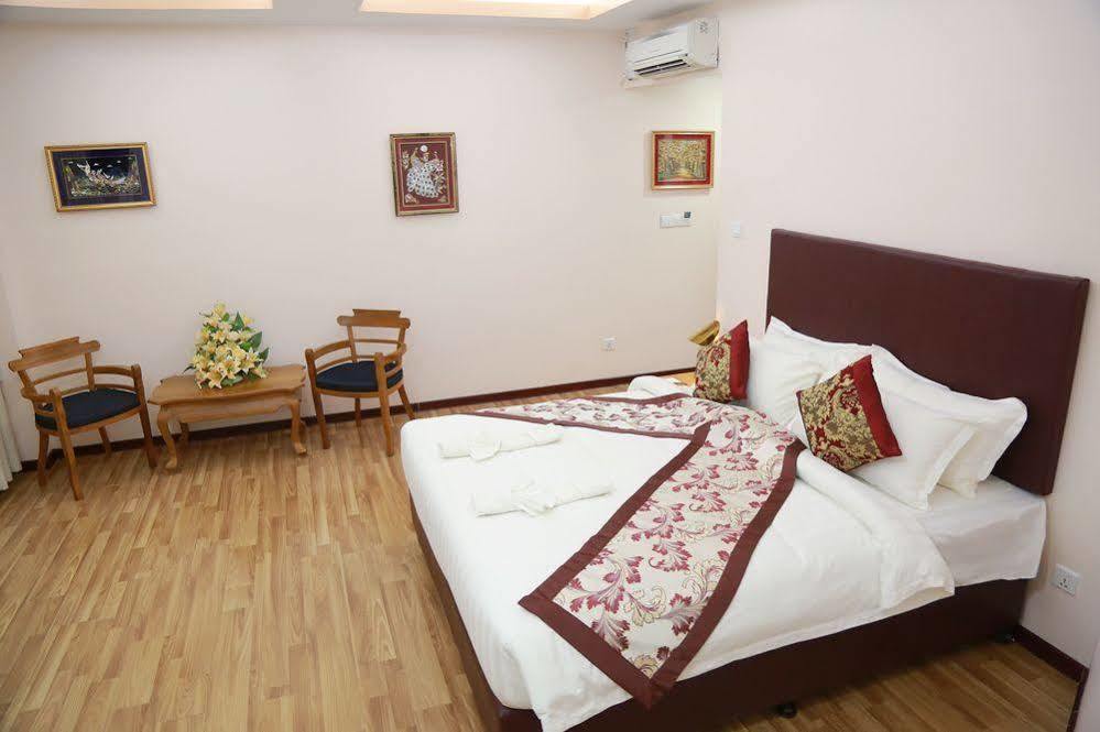 Hotel Sincere Smile Yangon Bagian luar foto